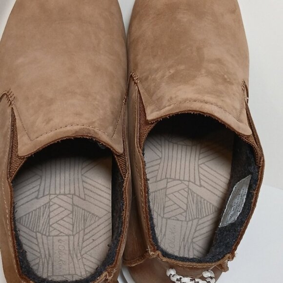 OluKai Tan and White Manu Hope Chukka Boots - Picture 7 of 11